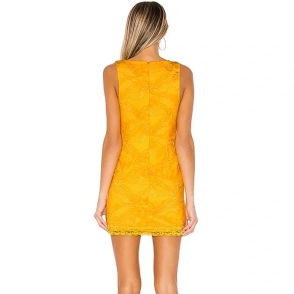 NWT NBD Emery Embroidered Lace Plunging Wired V Neck Mini Dress, Canary - Picture 5 of 11